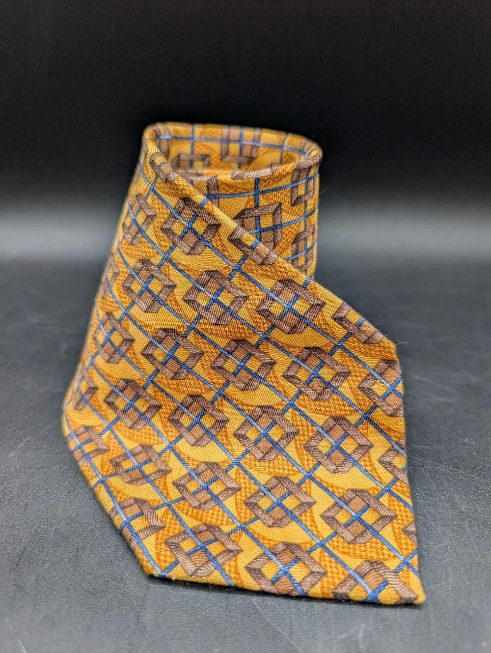 Ermenegildo Zegna 100% Silk Neck Tie, Golden Geometric Design
